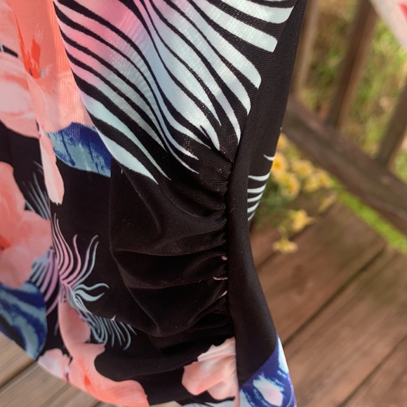 NWT DKNY Tropical Print Hibiscus Palm Swimsuit One Piece Size Medium $118 - Picture 14 of 15